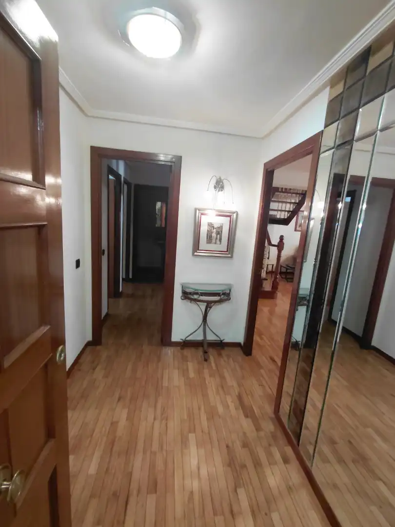 Dúplex de alquiler en A Coruña Capital  con Jardín privado, Parquet y Amueblado