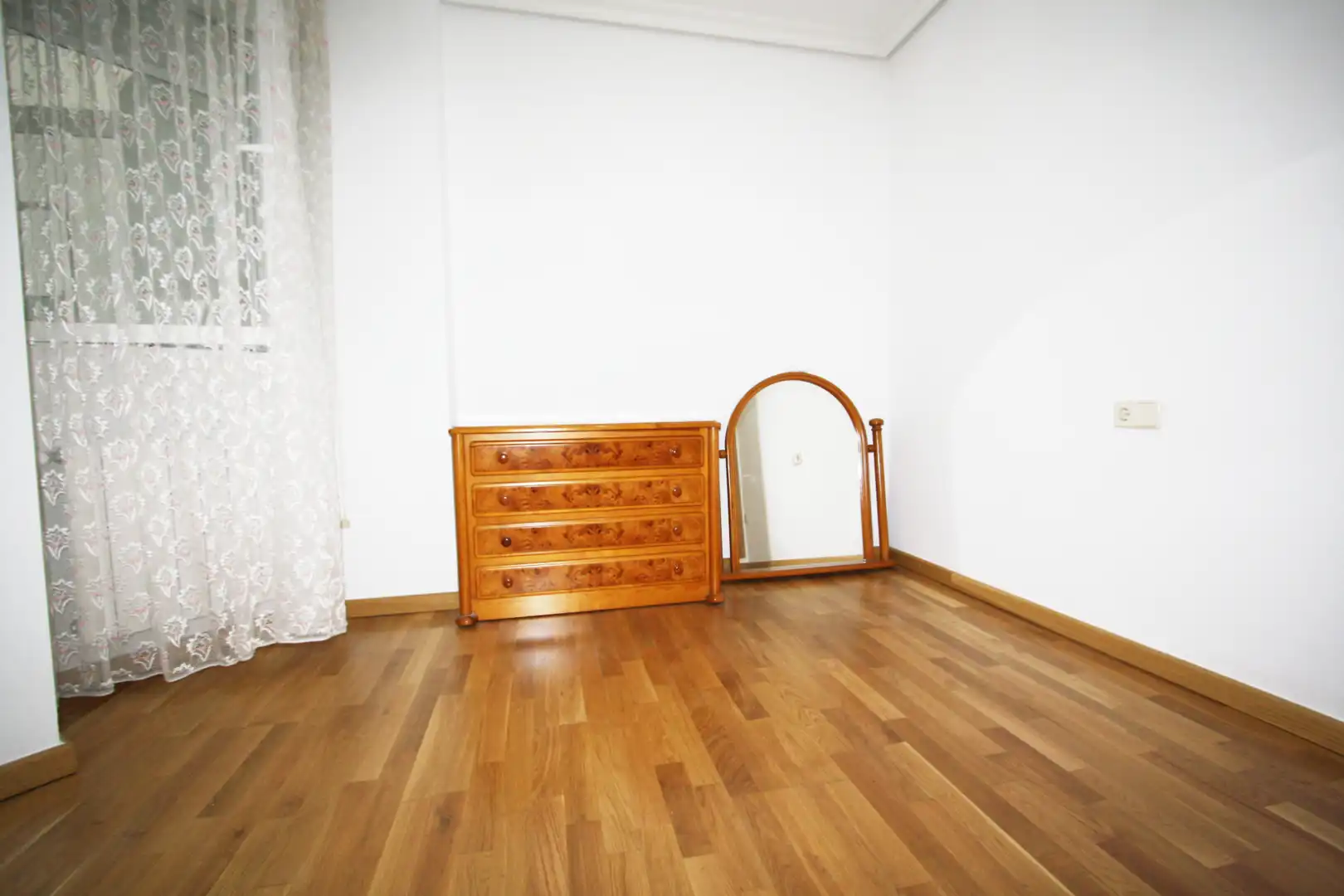 Habitación de Piso en venta en Albacete con Calefacción, Parquet y Amueblado