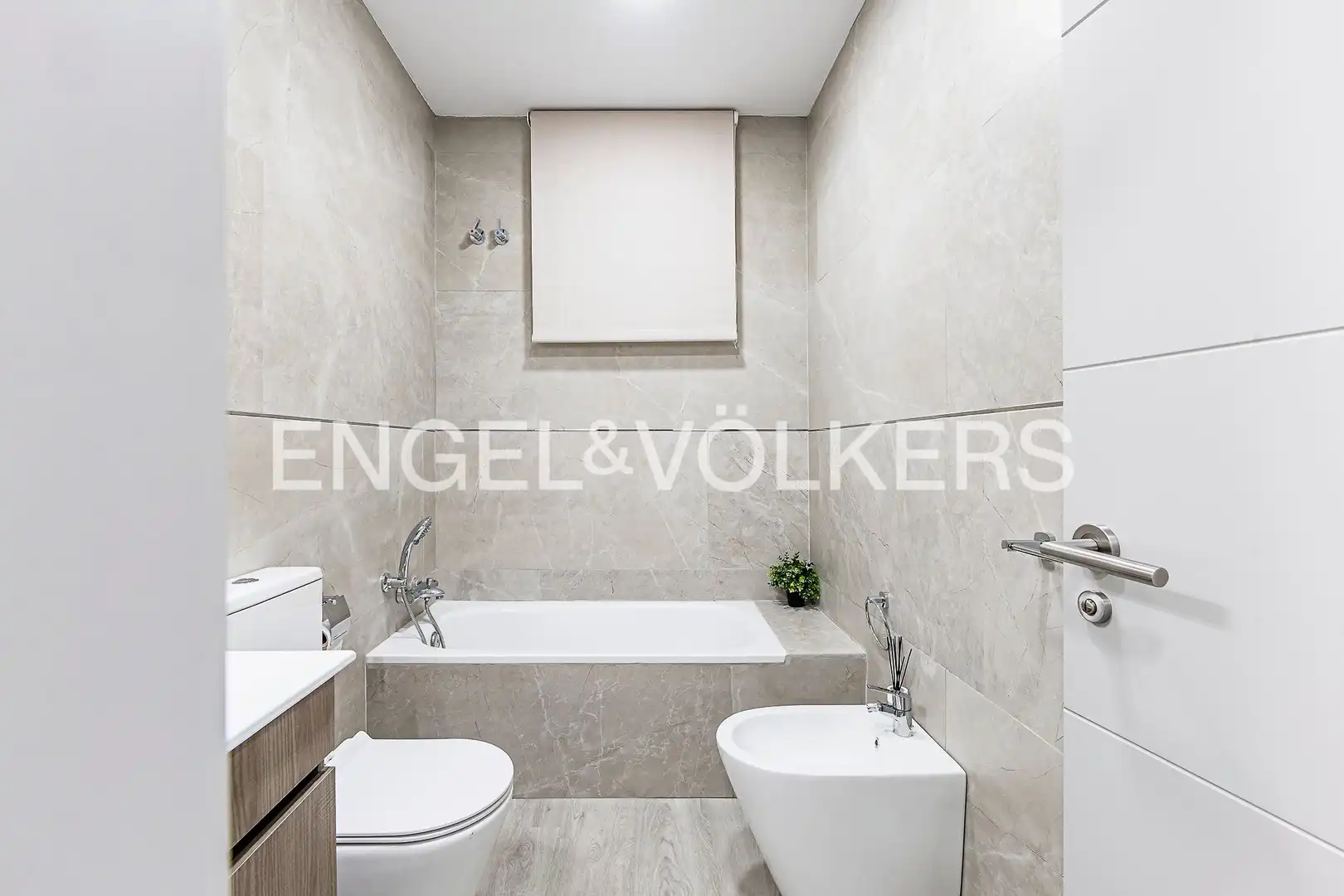 Bathroom of Houses for sale in Vallirana  with Heating and Private garden