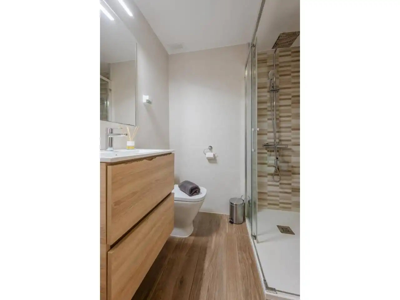 Bathroom of Flat for sale in Girona  with Heating and Balcony