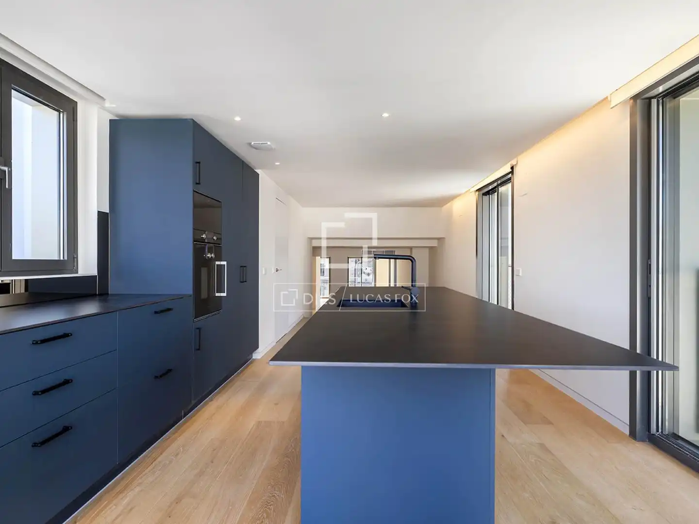 Kitchen of Attic for sale in Barcelona  with Air Conditioner, Terrace and Swimming Pool