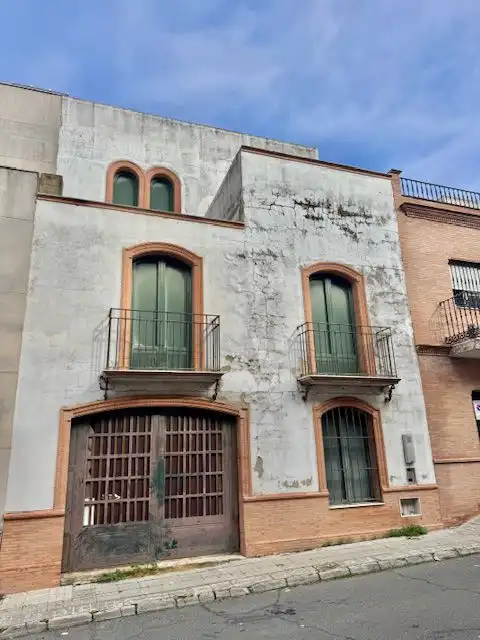 Vista exterior de Casa adosada en venda en Coria del Río