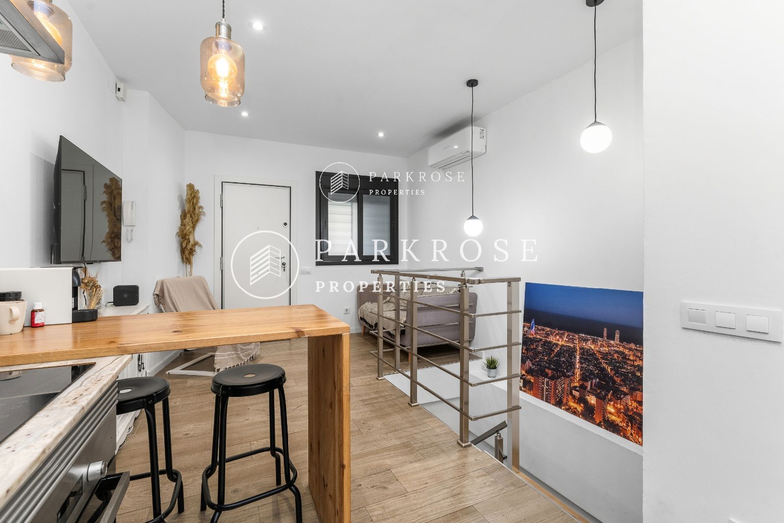 Balcony of Duplex for sale in  Barcelona Capital  with Air Conditioner and Alarm