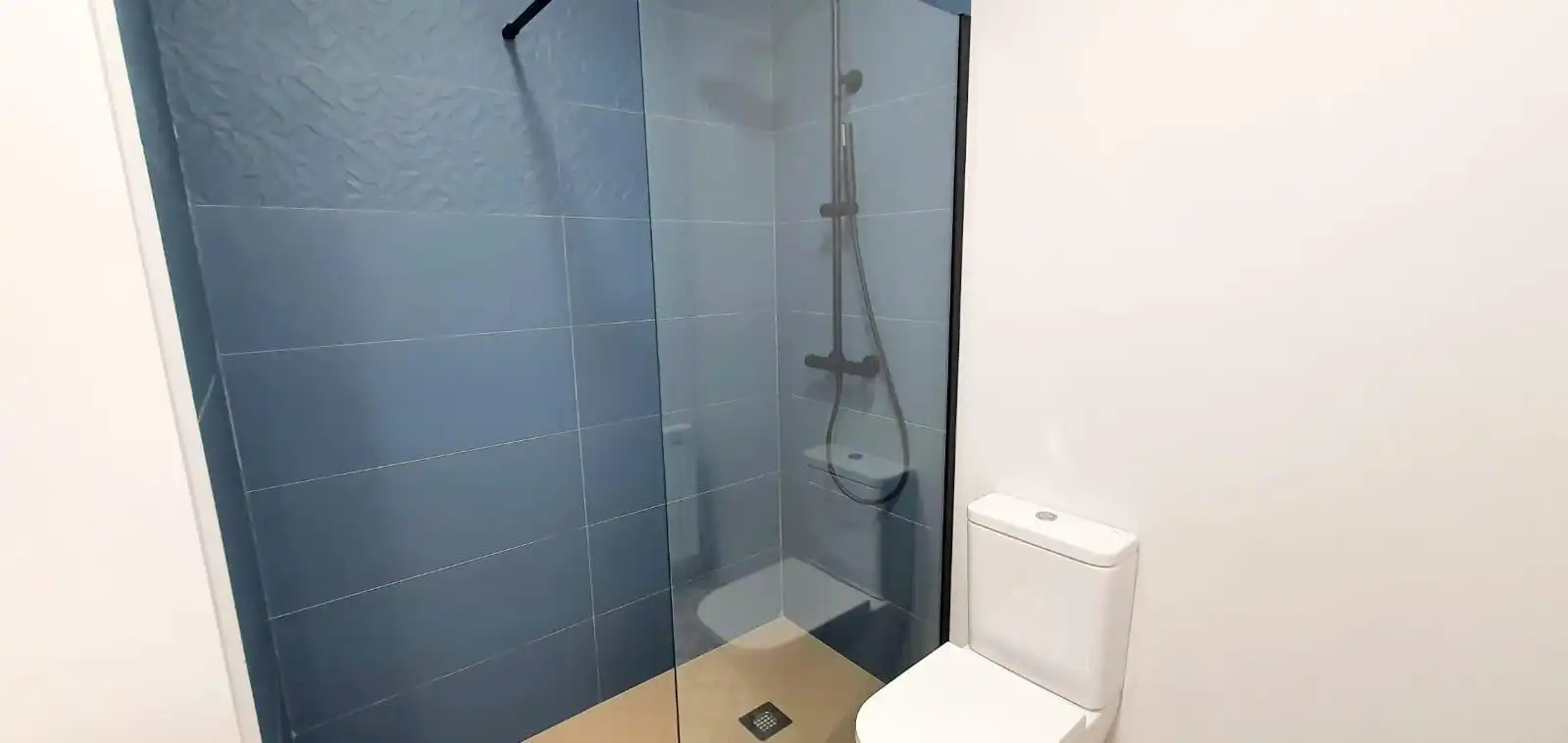 Badezimmer von Erdgeschoss zum Verkauf in Tapia de Casariego mit Heizung