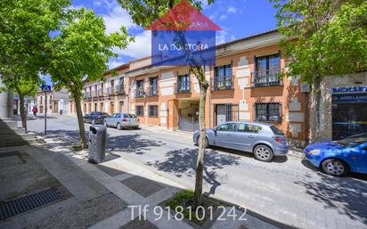 Vista exterior de Casa o xalet en venda en Navalcarnero amb Terrassa