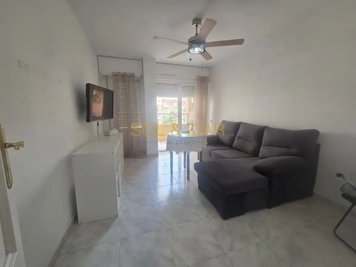 Wohnzimmer von Wohnungen zur Miete in Benalmádena mit Klimaanlage und Terrasse