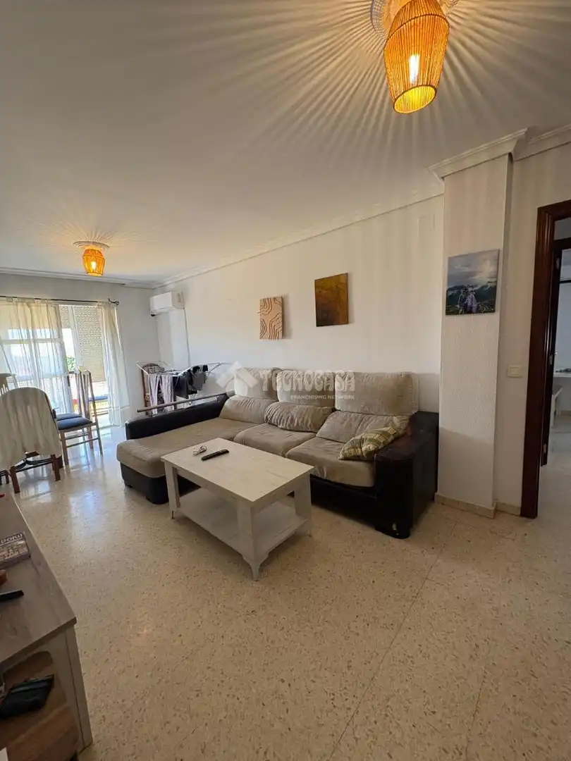 Sala de estar de Piso en venta en La Rinconada con Aire acondicionado