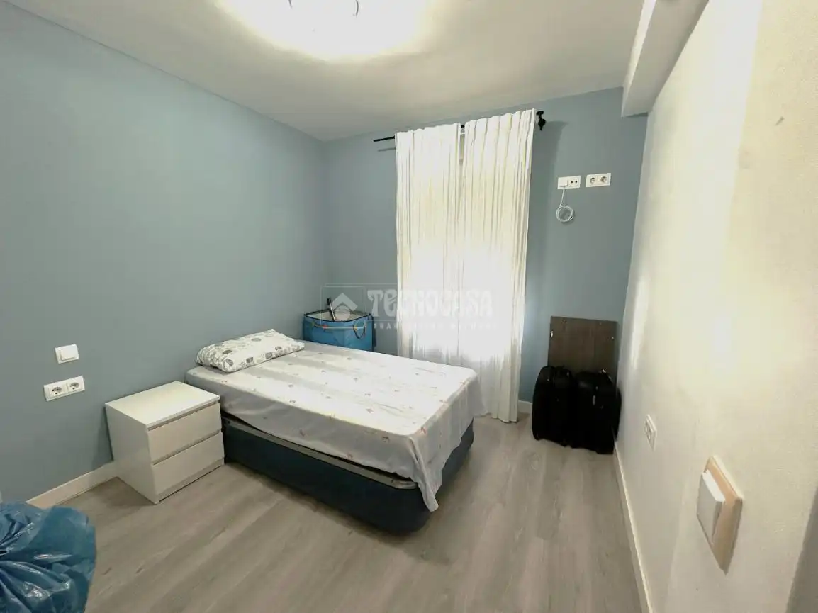 Habitación de Piso en venta en Parla con Aire acondicionado, Parquet y Amueblado