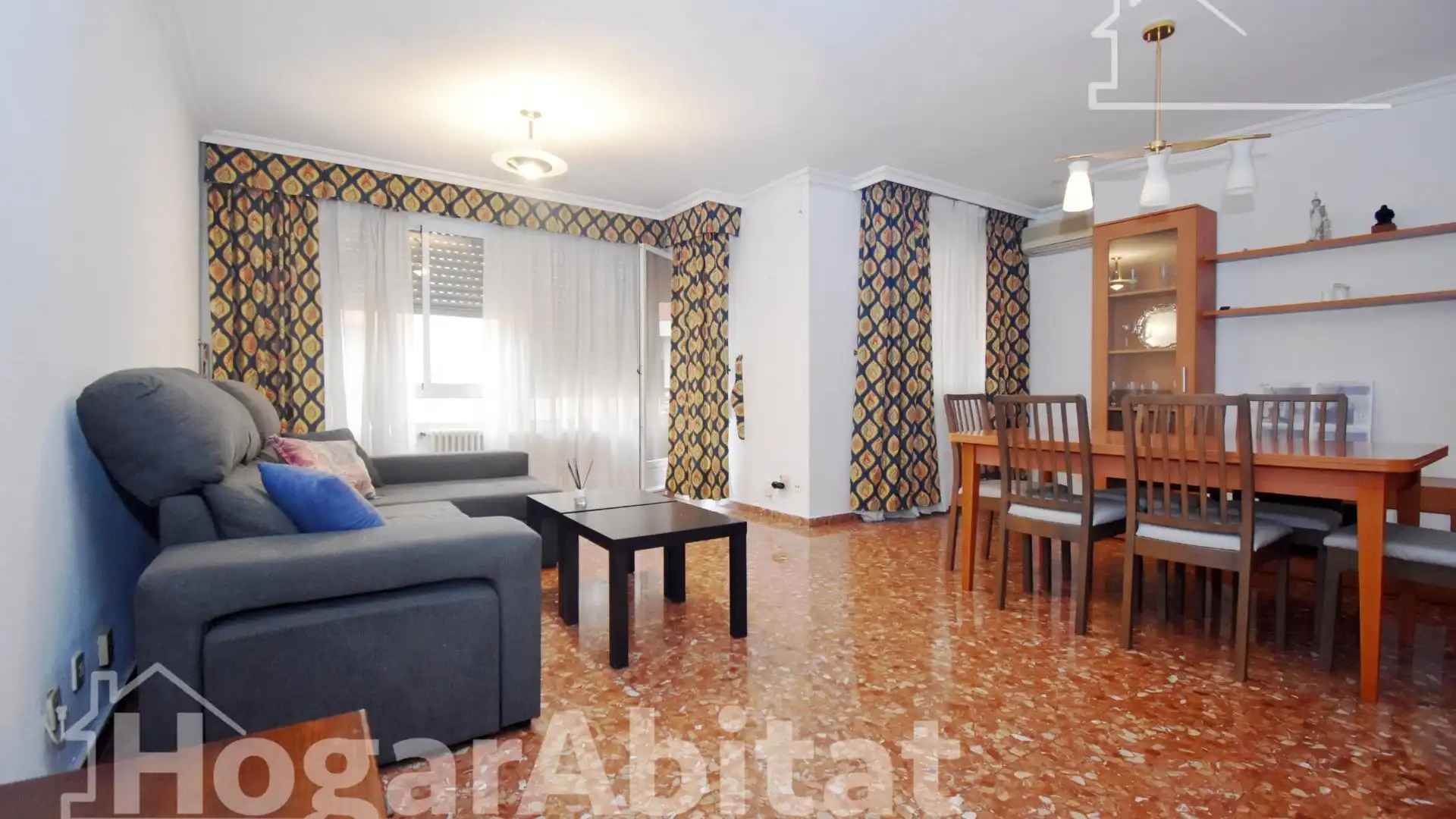 Vista exterior de Pis en venda en Castellón de la Plana / Castelló de la Plana amb Aire condicionat, Calefacció i Traster