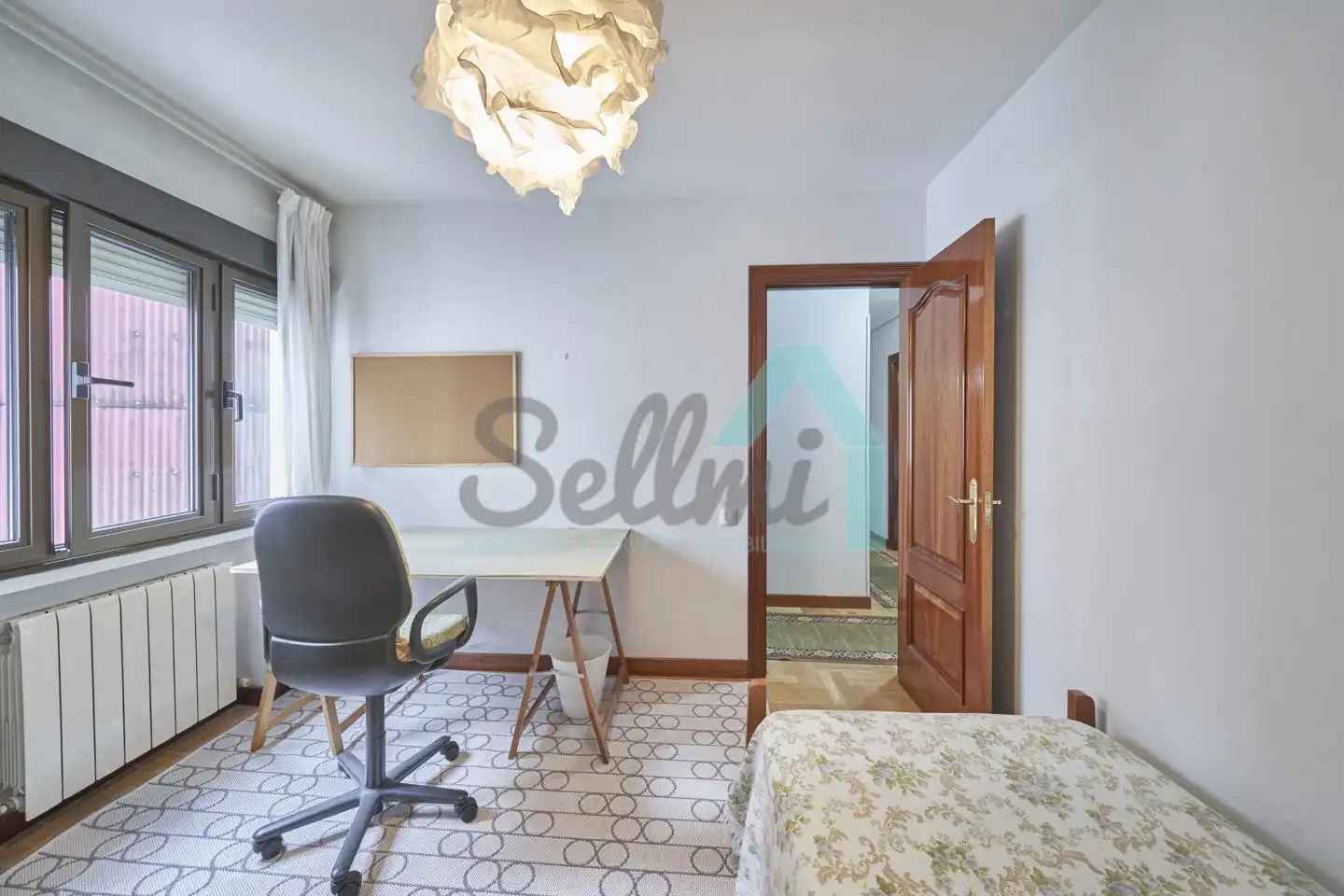 Bedroom of Flat for rent in Oviedo   with Heating, Parquet flooring and Furnished