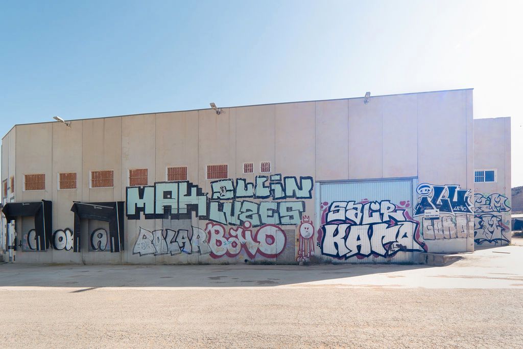 Nau industrial en venda a C/ San Javier, Baños y Mendigo