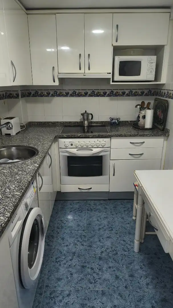 Cocina de Piso en venta en Zaragoza con Calefacción, Amueblado y Horno
