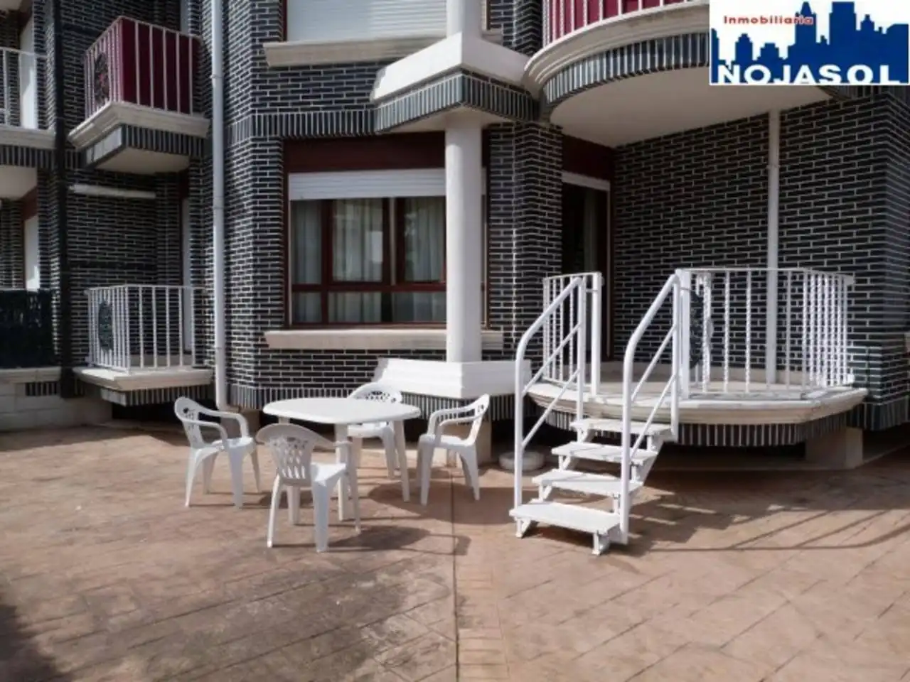 Apartment with pool to rent in Calle LOS PINARES 50