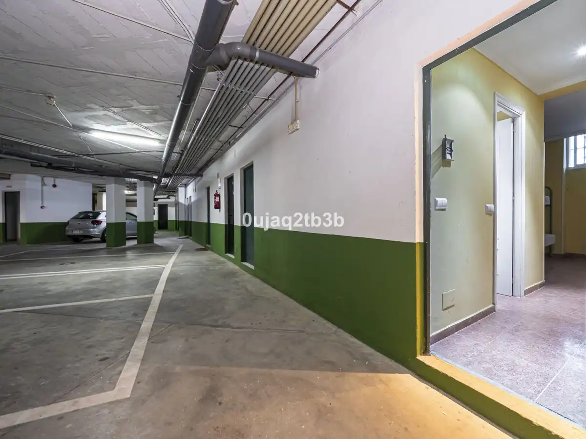Aparcament de Apartament en venda en Marbella amb Aire condicionat, Terrassa i Traster