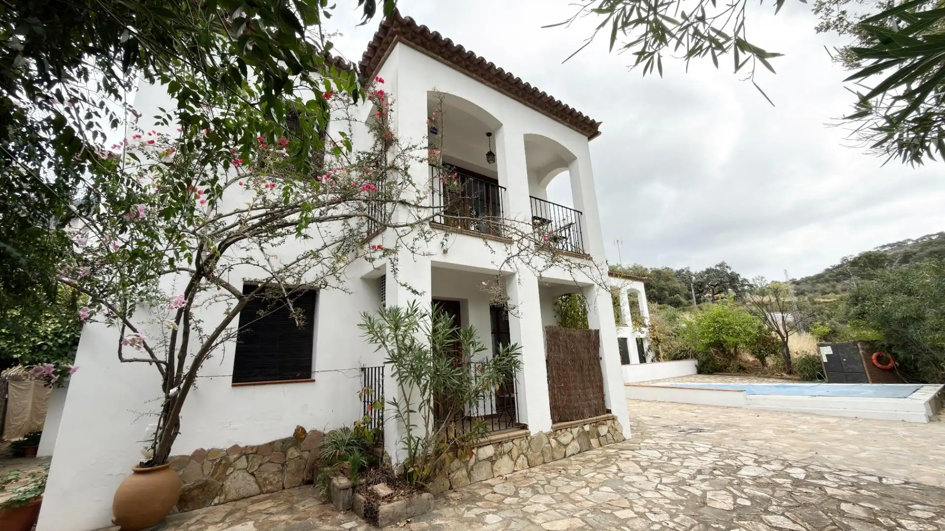 Außenansicht von Gebäude zum Verkauf in Almonaster la Real, Huelva