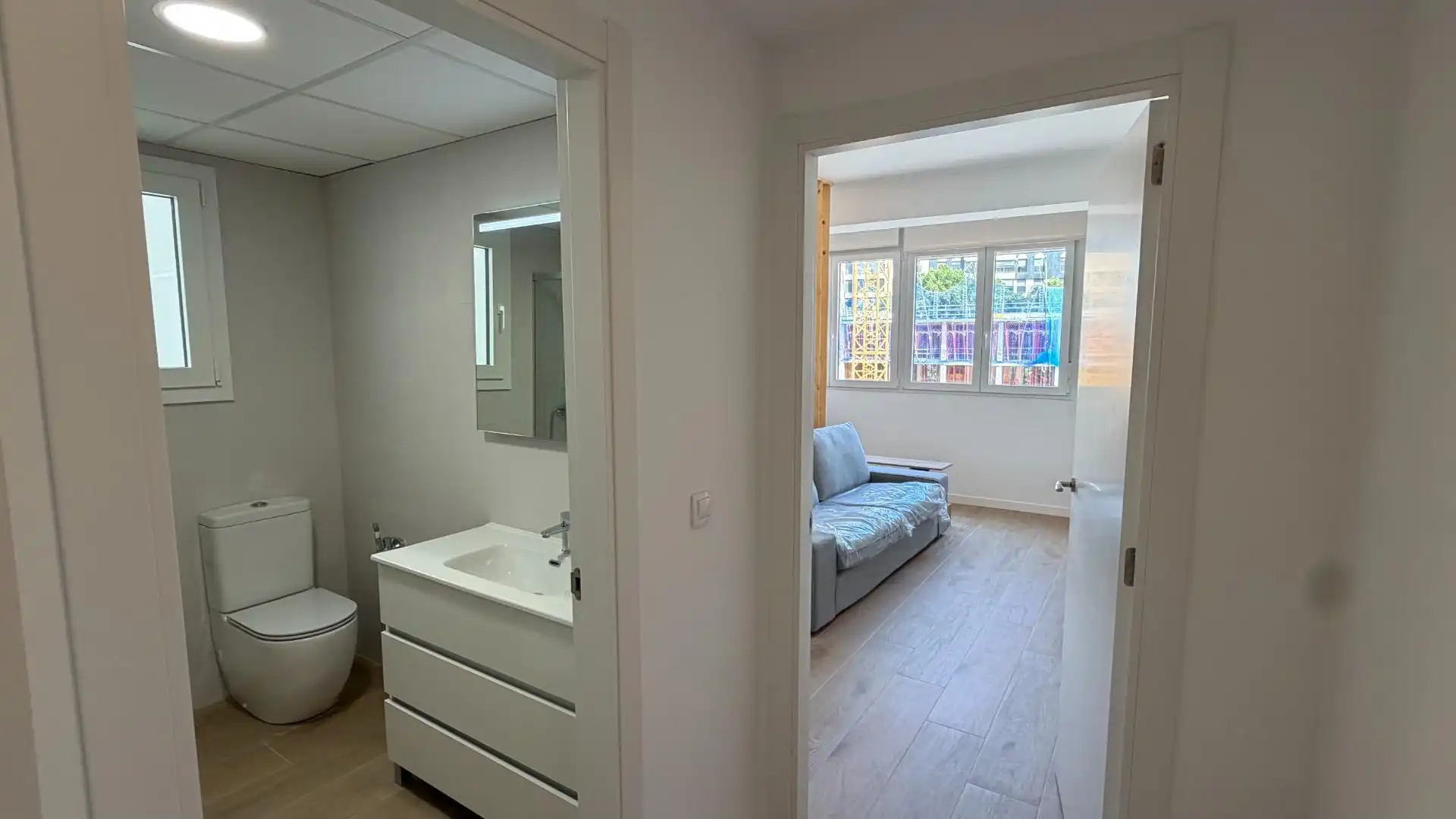Dormitori de Apartament de lloguer en Valencia amb Aire condicionat, Calefacció i Moblat