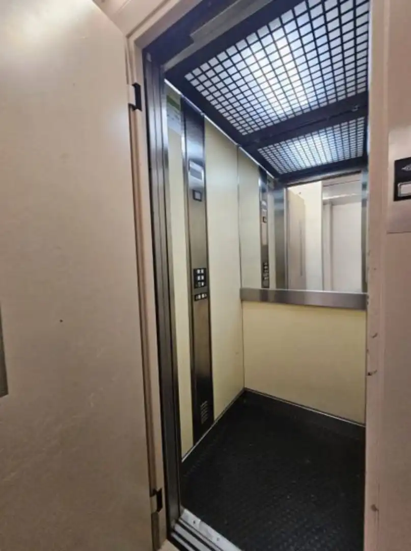 Piso con terraza en venta en Carrer de la Diputació, imagen 9