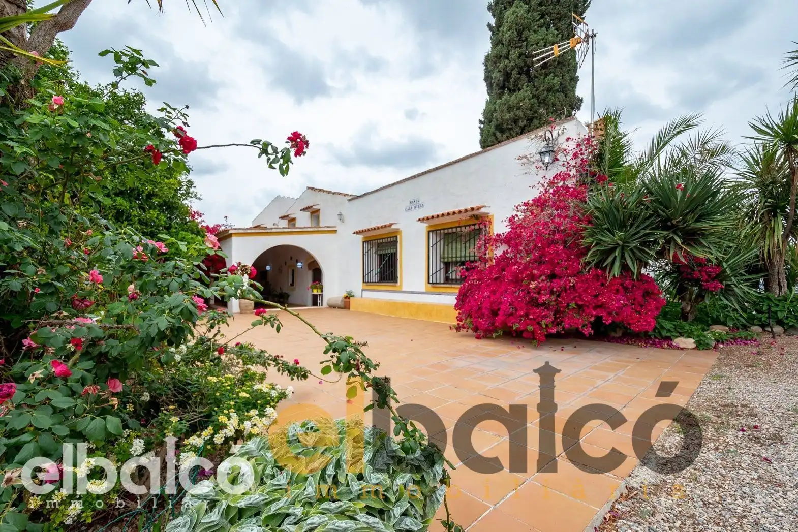Exterior view of Country homes for sale in Valls  with Terrace, Swimming Pool and Furnished