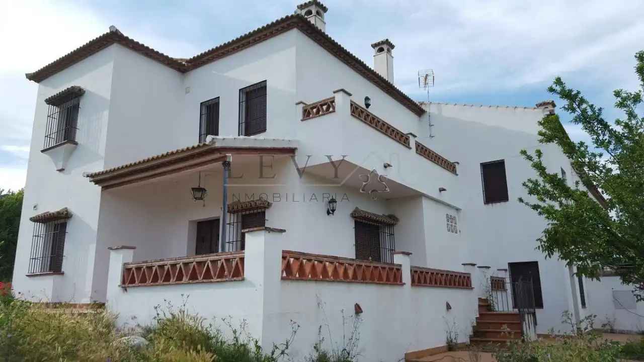 Casa con piscina in vendita a Centro