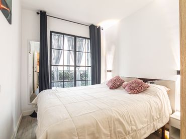 Flat with balcony for sale in Calle del Maestro Alonso 70