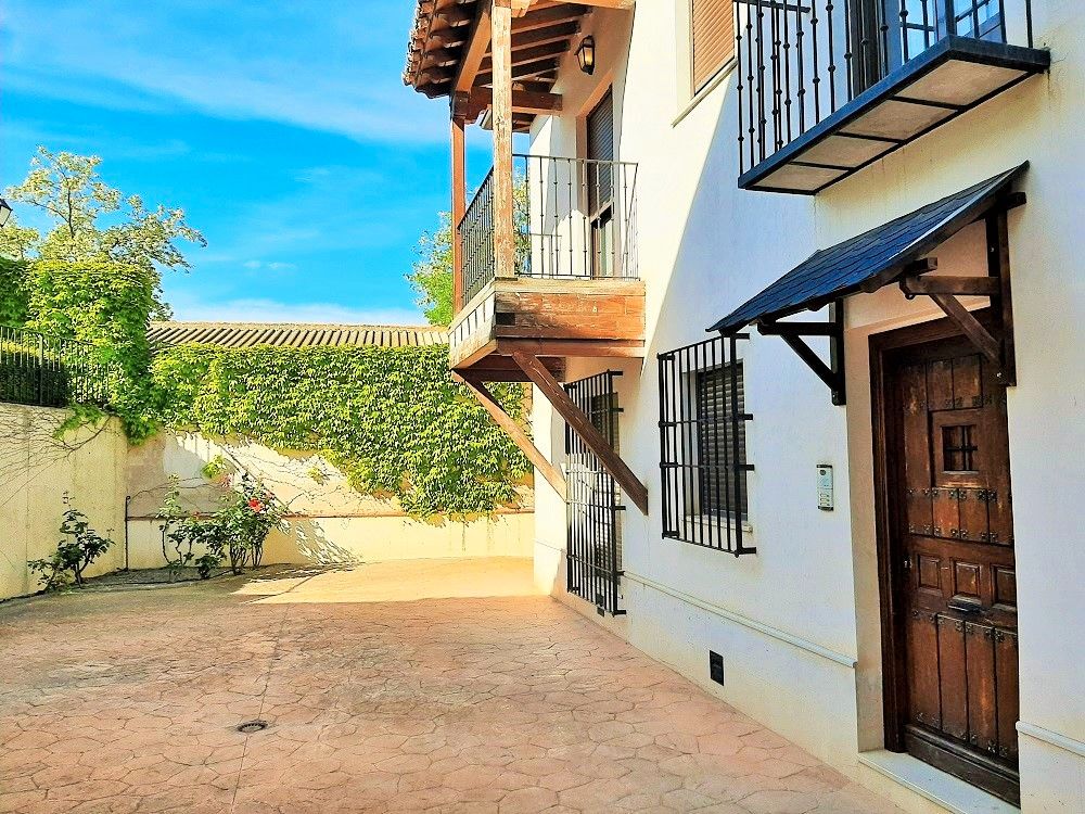 Vista exterior de Apartament de lloguer en Chinchón amb Calefacció, Terrassa i Traster