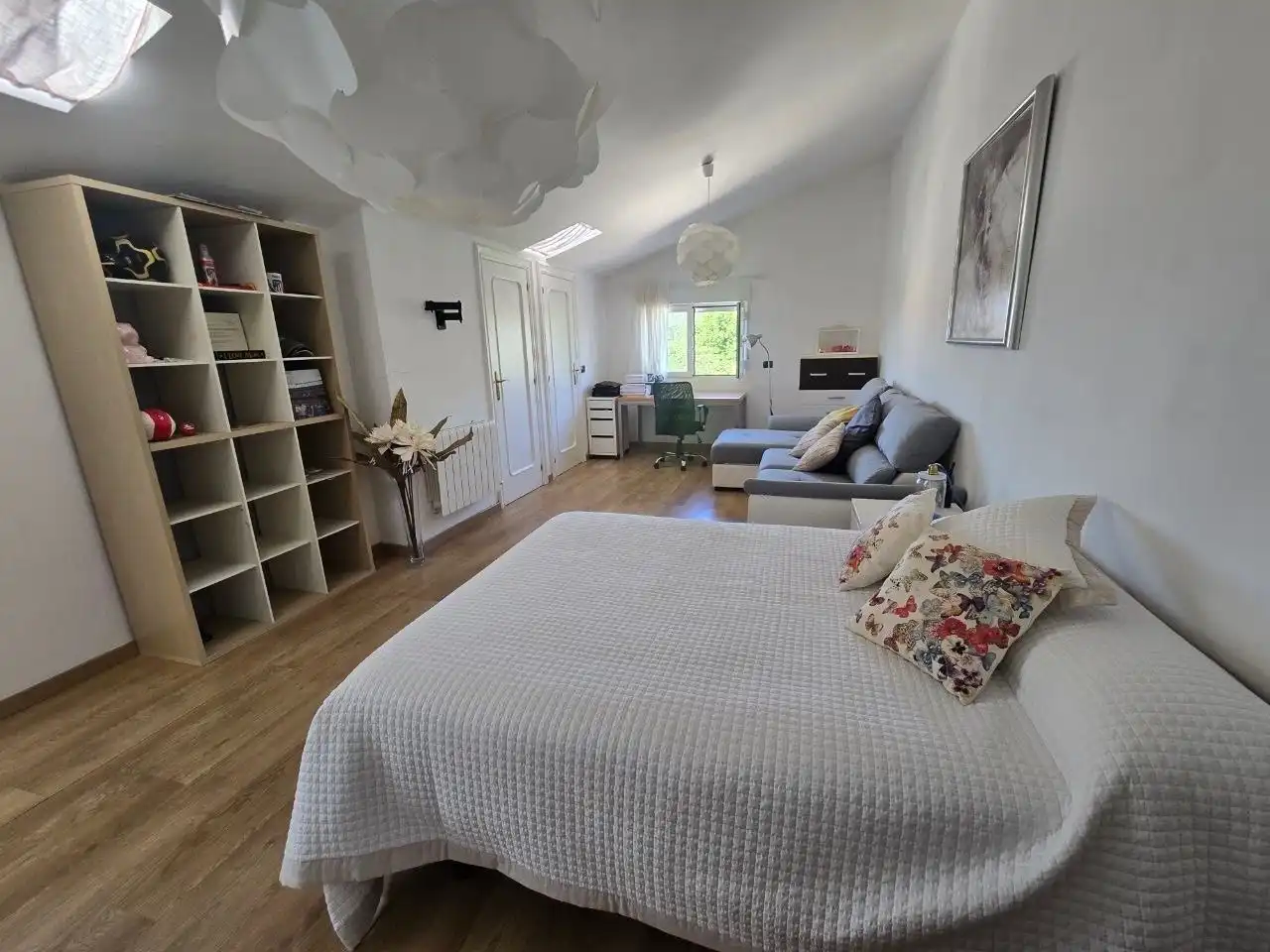 Habitación de Casa o chalet en venta en  Logroño con Calefacción, Jardín privado y Terraza