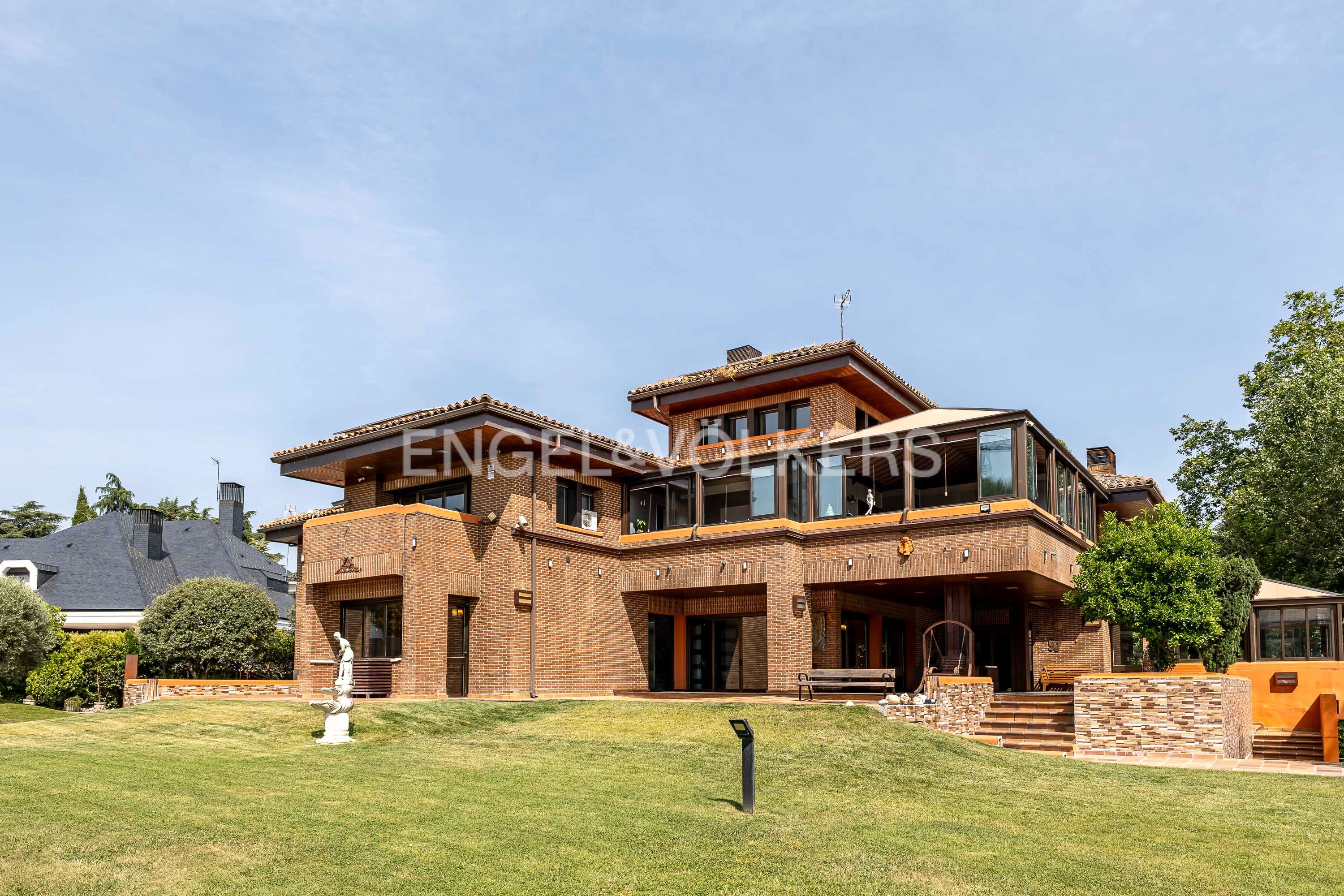 Vista exterior de Casa o xalet en venda en  Madrid Capital amb Calefacció