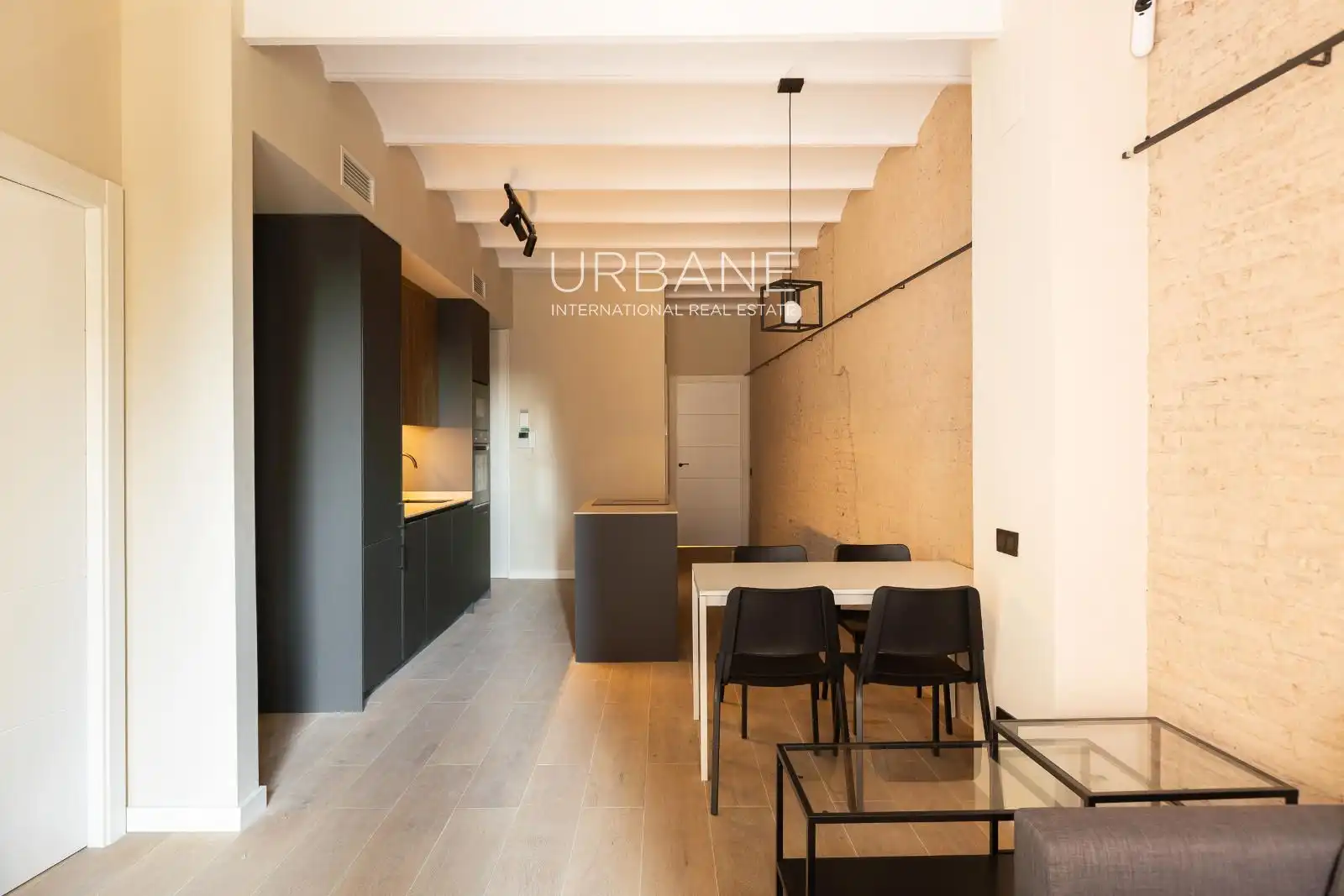 Küche von Wohnung zum Verkauf in Barcelona mit Klimaanlage, Heizung und Parkett
