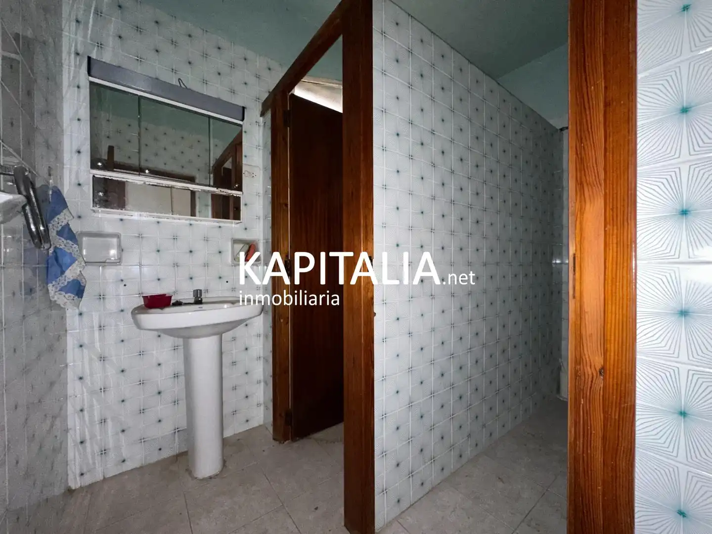 Bathroom of Houses for sale in Canals, Valencia