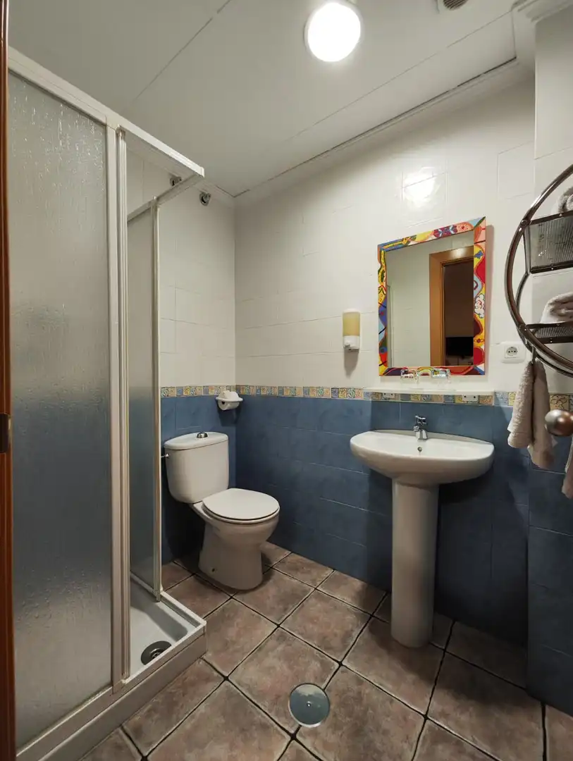 Baño de Edificio en venta en Castillo de Locubín con Alarma