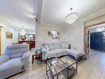 Casa a schiera con balcone in vendita a Carrer del Progrés