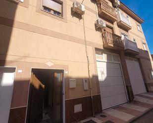 Vista exterior de Casa o xalet en venda en Roquetas de Mar amb Aire condicionat