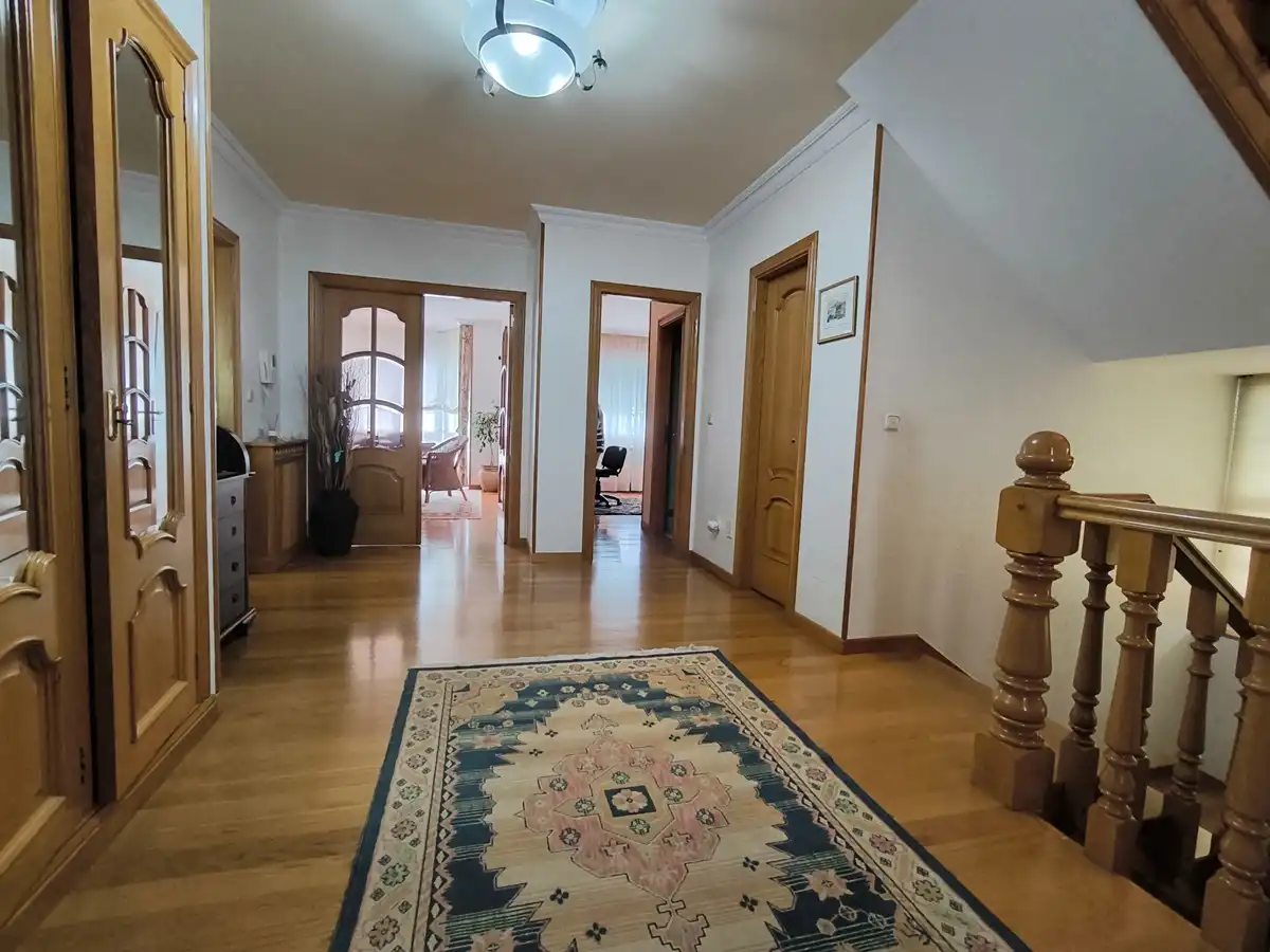 Casa o chalet en venta en Vilagarcía de Arousa con Calefacción, Jardín privado y Parquet