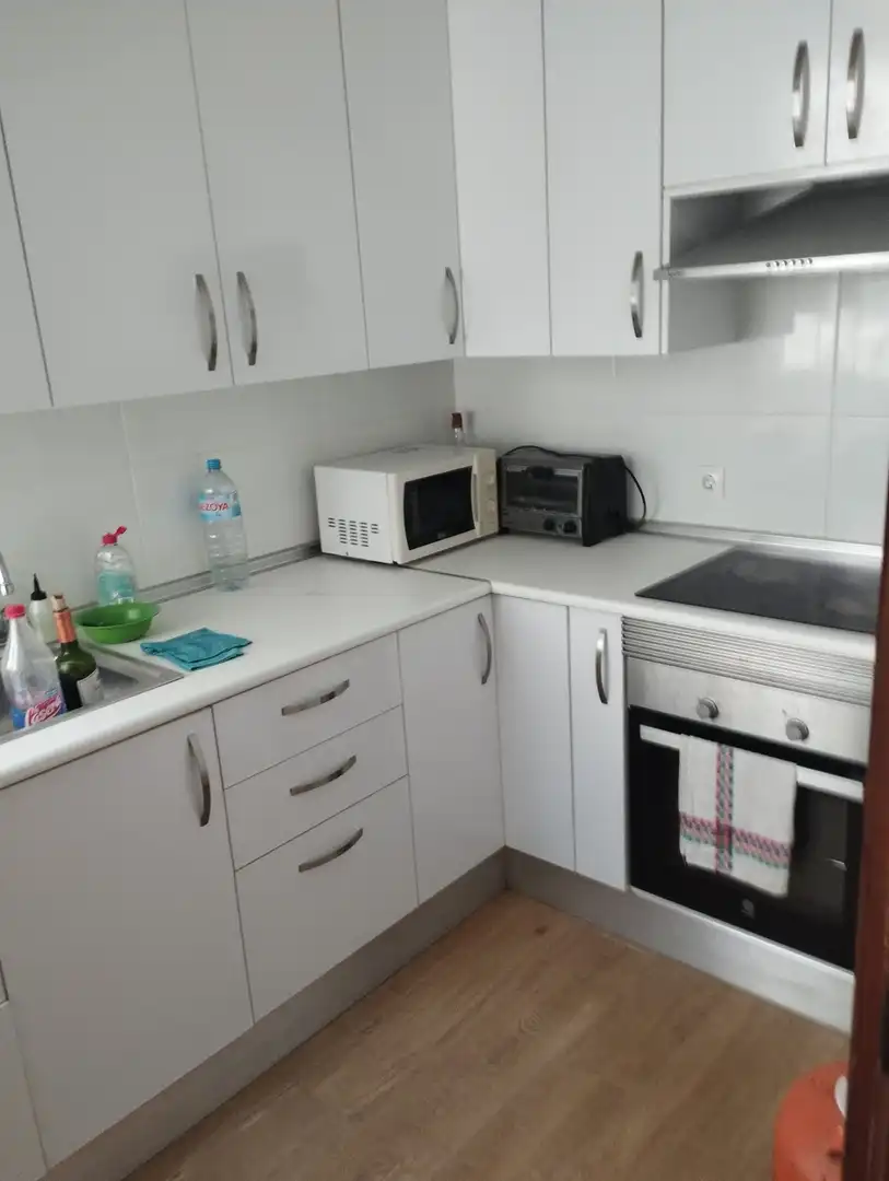 Cuina de Pis en venda en Torrevieja amb Terrassa, Moblat i Forn