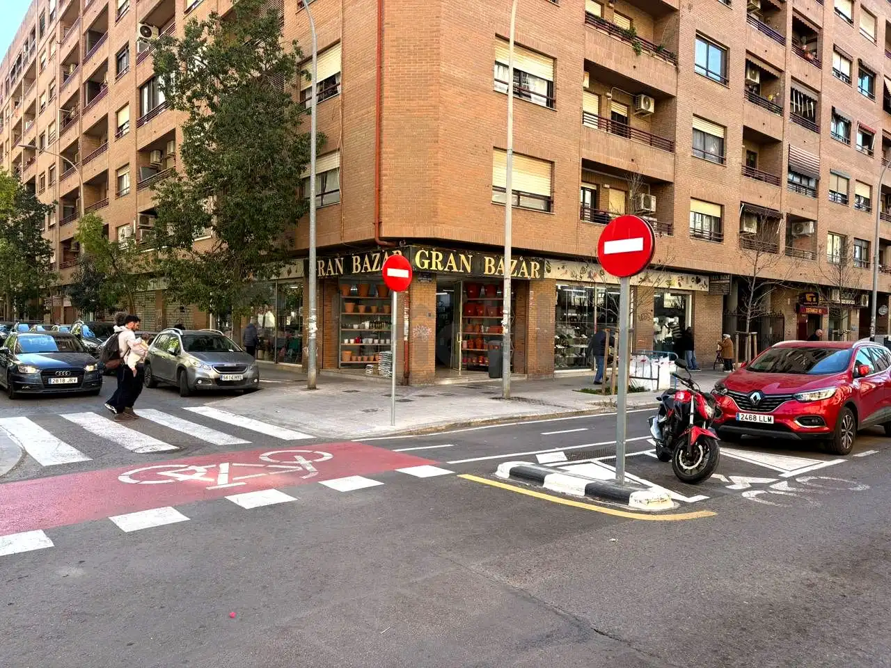 Vista exterior de Local en venta en  Valencia Capital