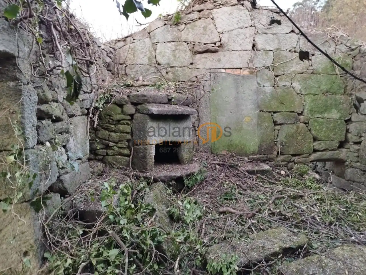 Finca rústica en venda en Pontevedra Capital  amb Jardí privat
