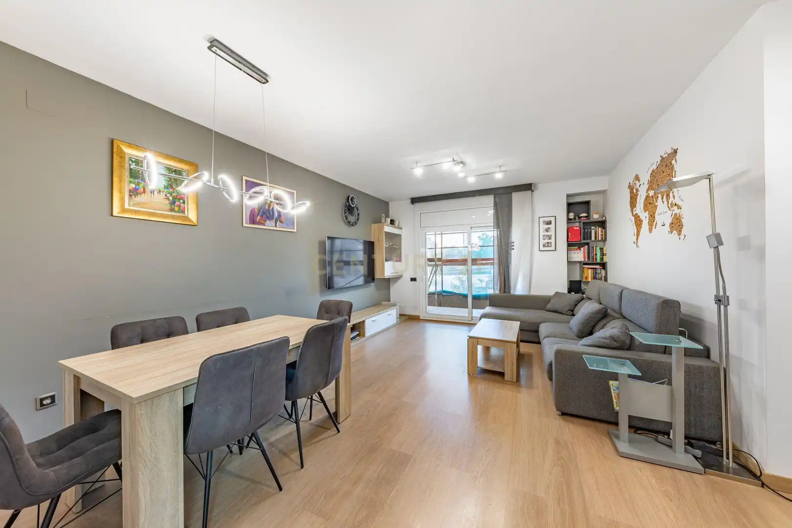 Apartament en venda a Castell - Poble Vell