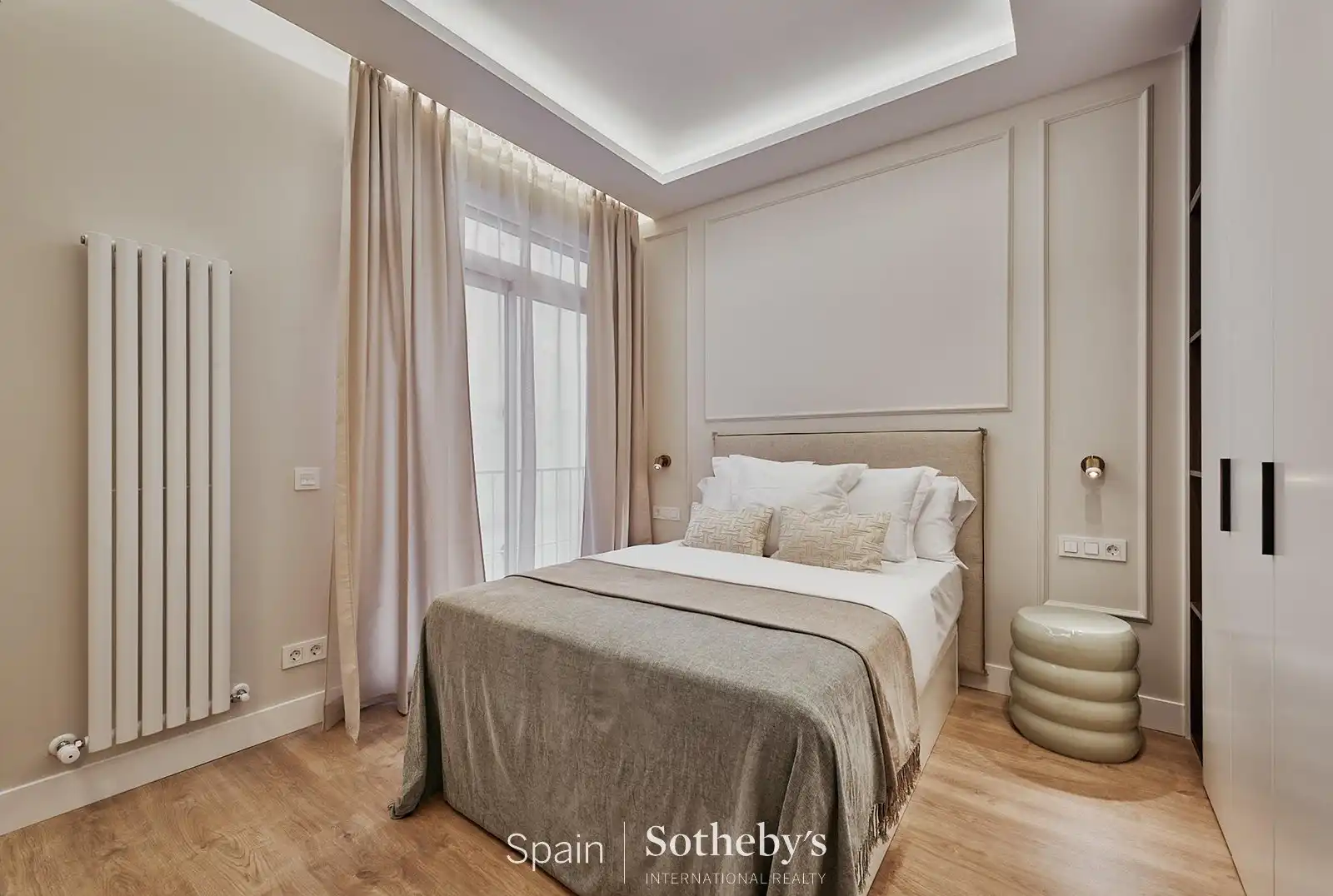 Dormitori de Apartament en venda en Madrid amb Aire condicionat, Calefacció i Terrassa