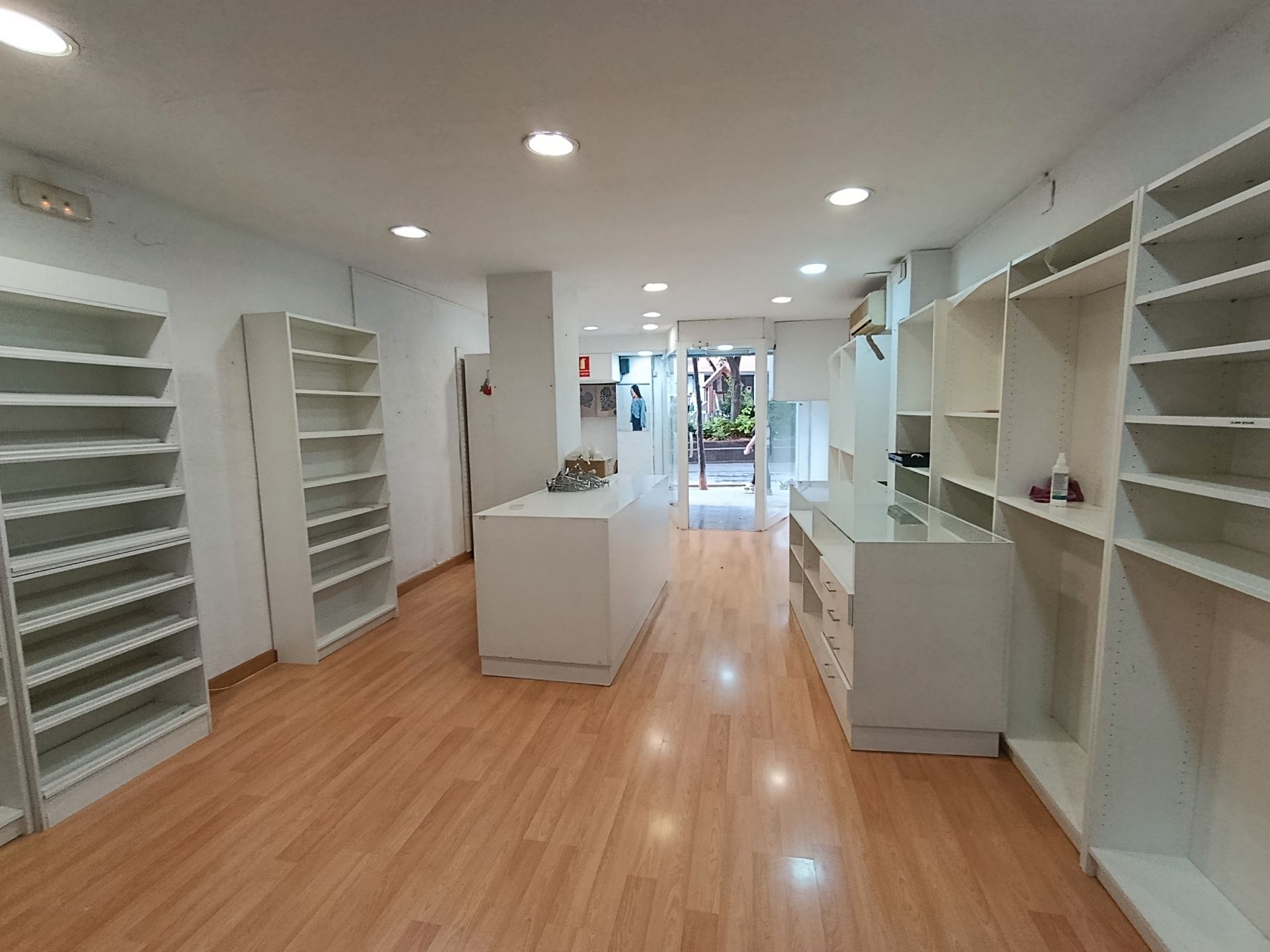 Local de alquiler en Carrer de Rubén Darío, Sant Andreu de Palomar, Sant Andreu