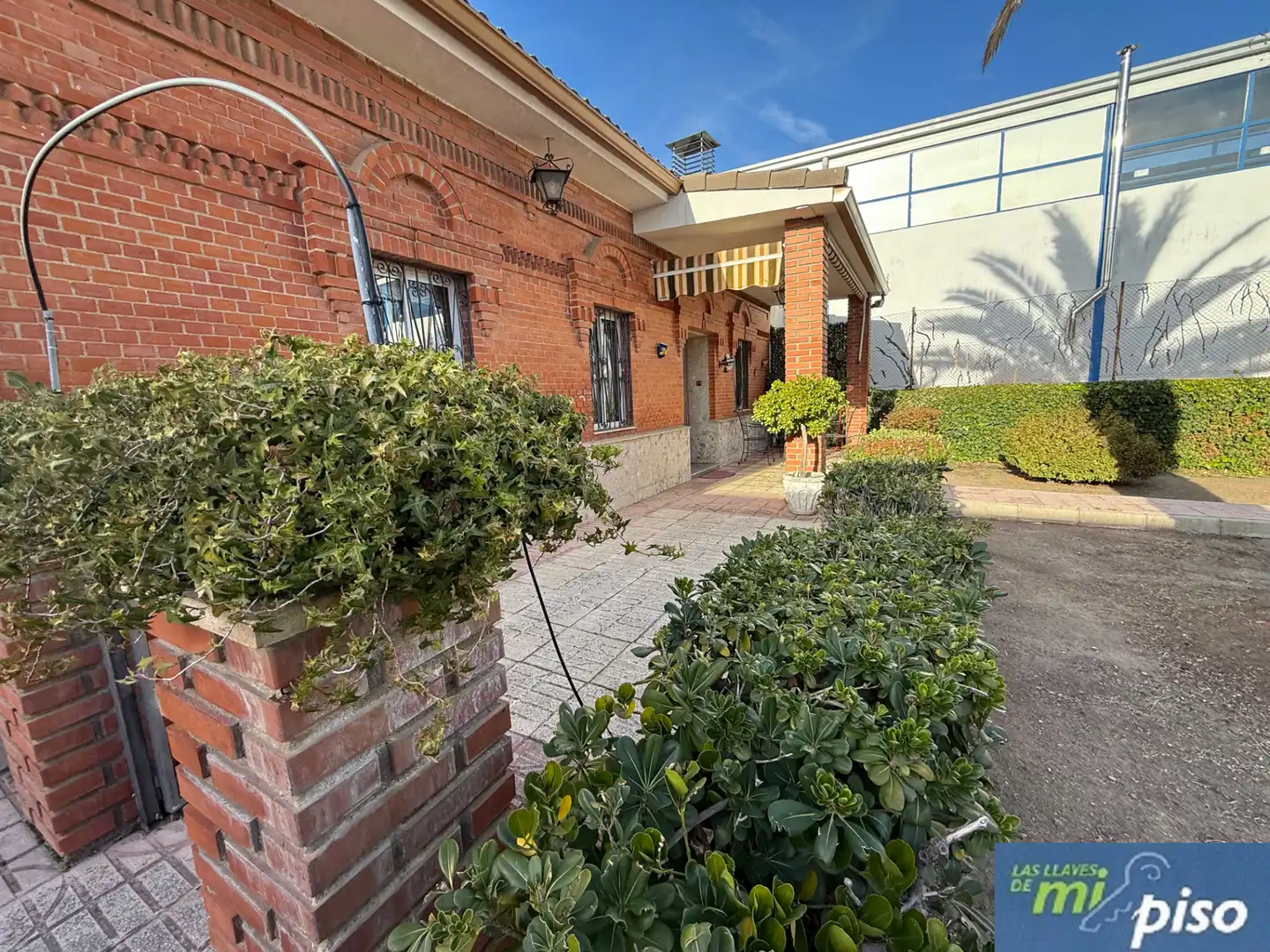 Vista exterior de Casa o chalet en venta en Valladolid con Calefacción, Jardín privado y Terraza