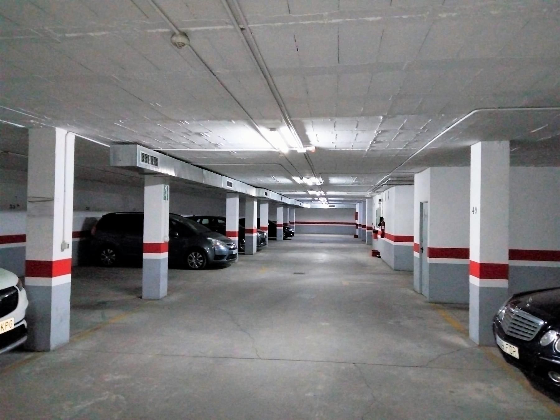 Parking of Garage for sale in San Fernando
