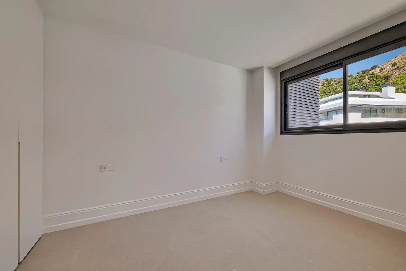 Bedroom of Apartments for sale in Fuengirola  with Air Conditioner, Terrace and Storage room