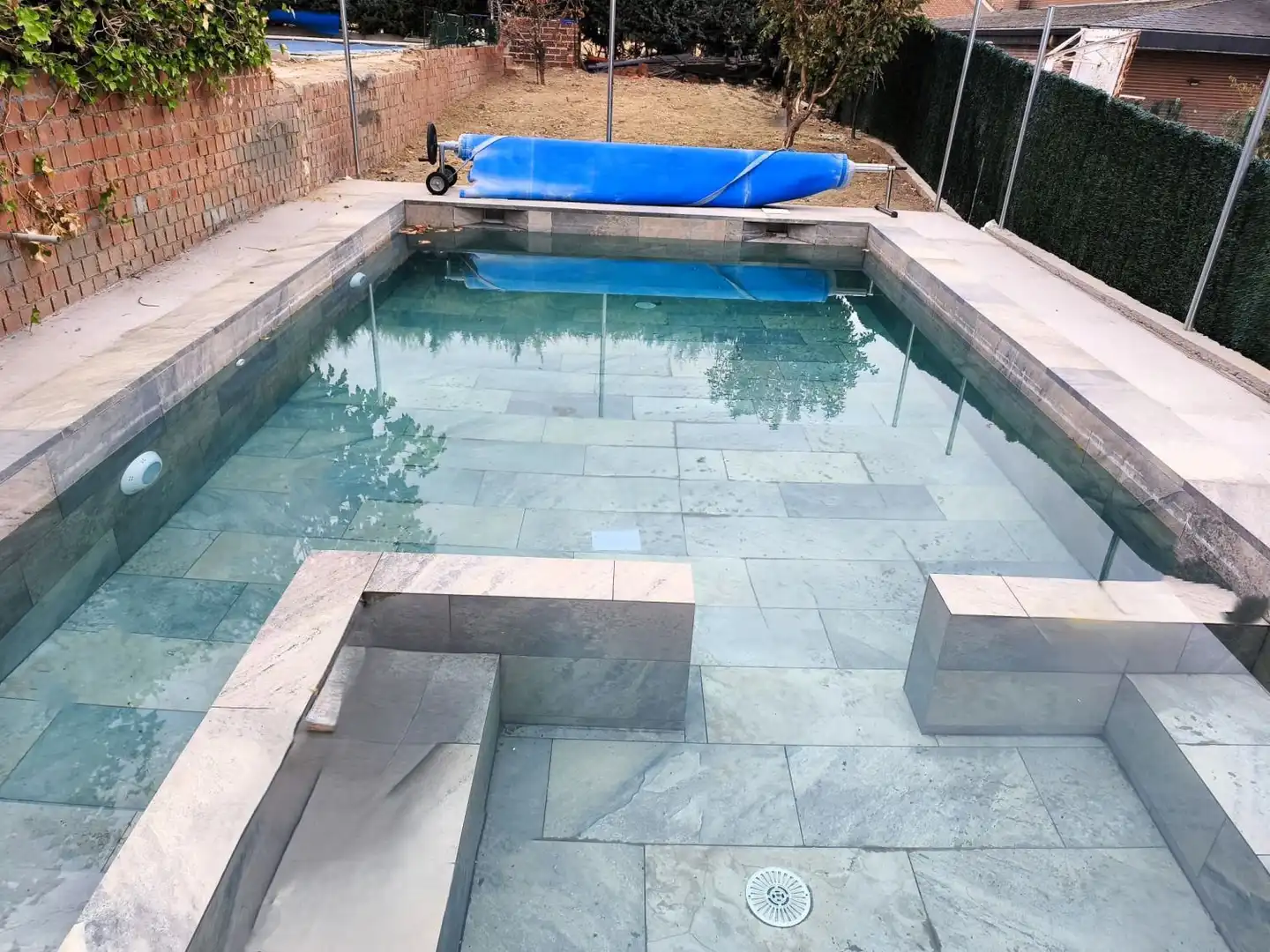 Swimming pool of Flat for share in Villaviciosa de Odón  with Air Conditioner, Heating and Furnished