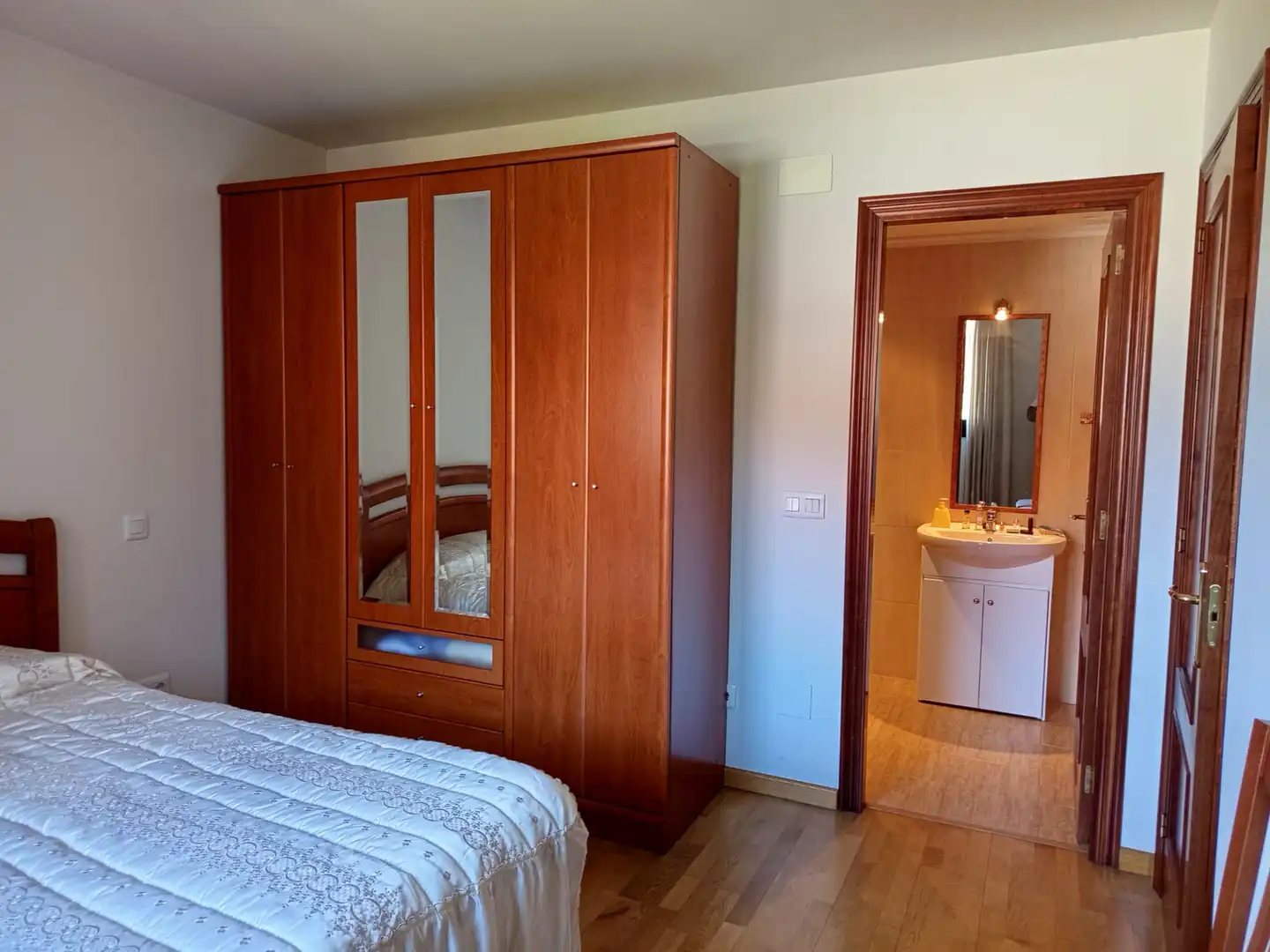 Schlafzimmer von Wohnung zur Miete in Gijón  mit Heizung, Terrasse und Abstellraum