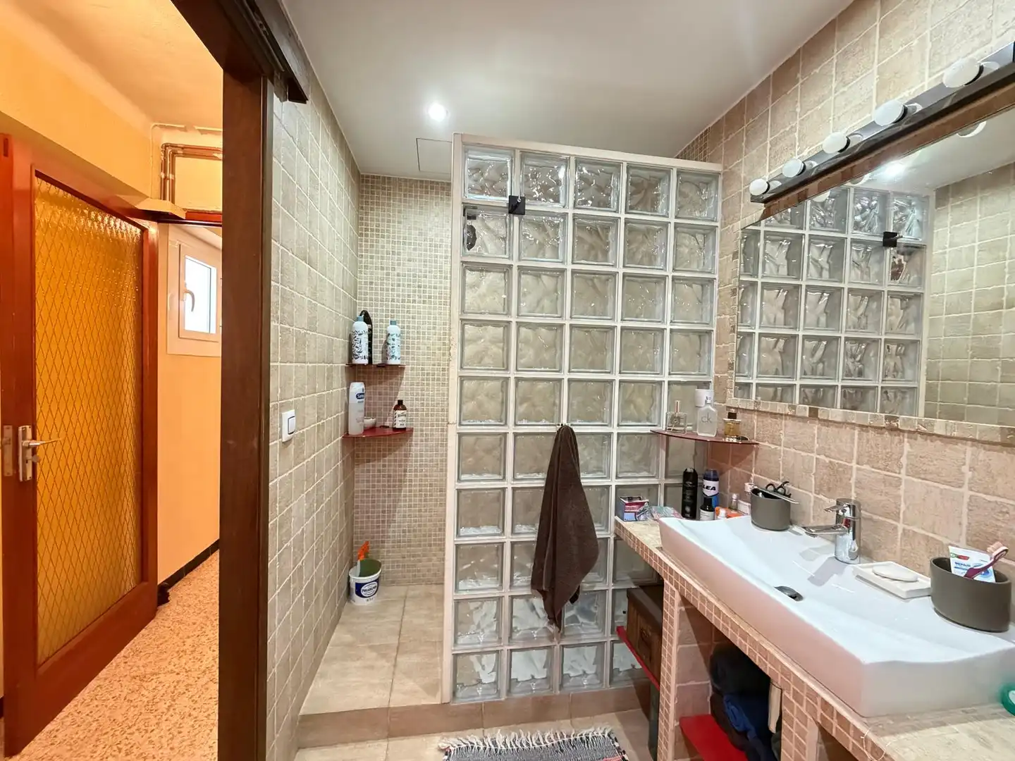 Baño de Piso en venta en  Palma de Mallorca con Aire acondicionado, Calefacción y Balcón