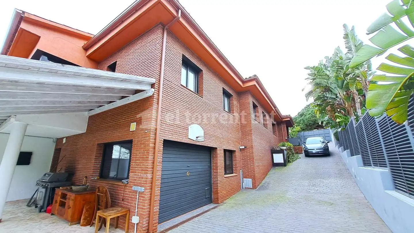 Vista exterior de Casa o chalet en venta en Argentona con Aire acondicionado, Calefacción y Jardín privado