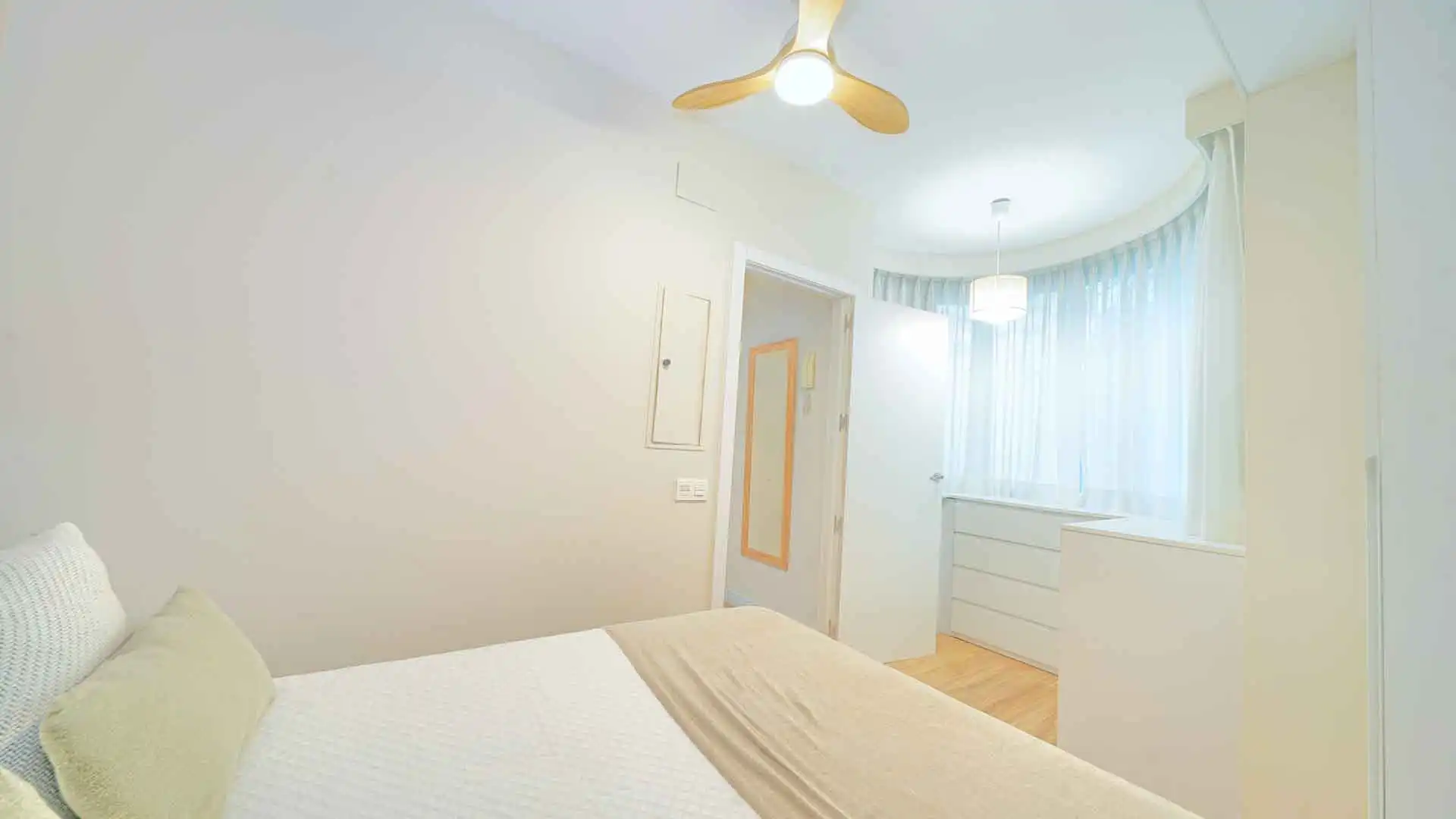 Habitación de Planta baja en venta en Marbella con Aire acondicionado, Terraza y Trastero