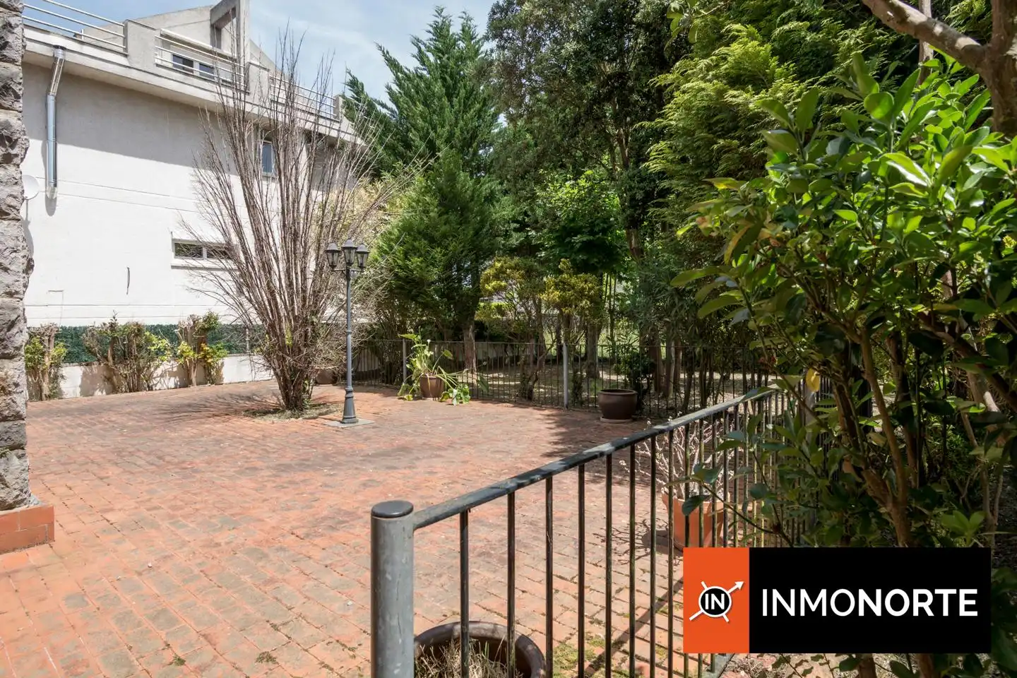 Vista exterior de Casa o chalet en venta en Laredo con Calefacción, Jardín privado y Terraza
