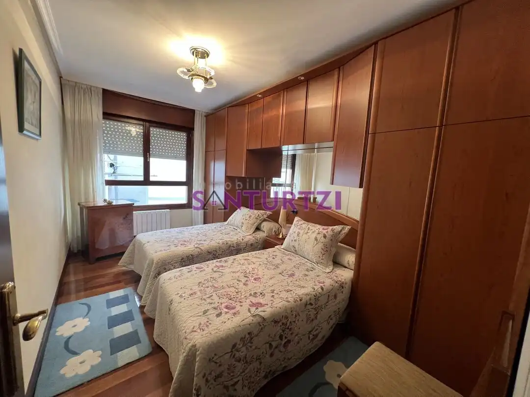Bedroom of Flat for sale in Santurtzi   with Heating and Balcony