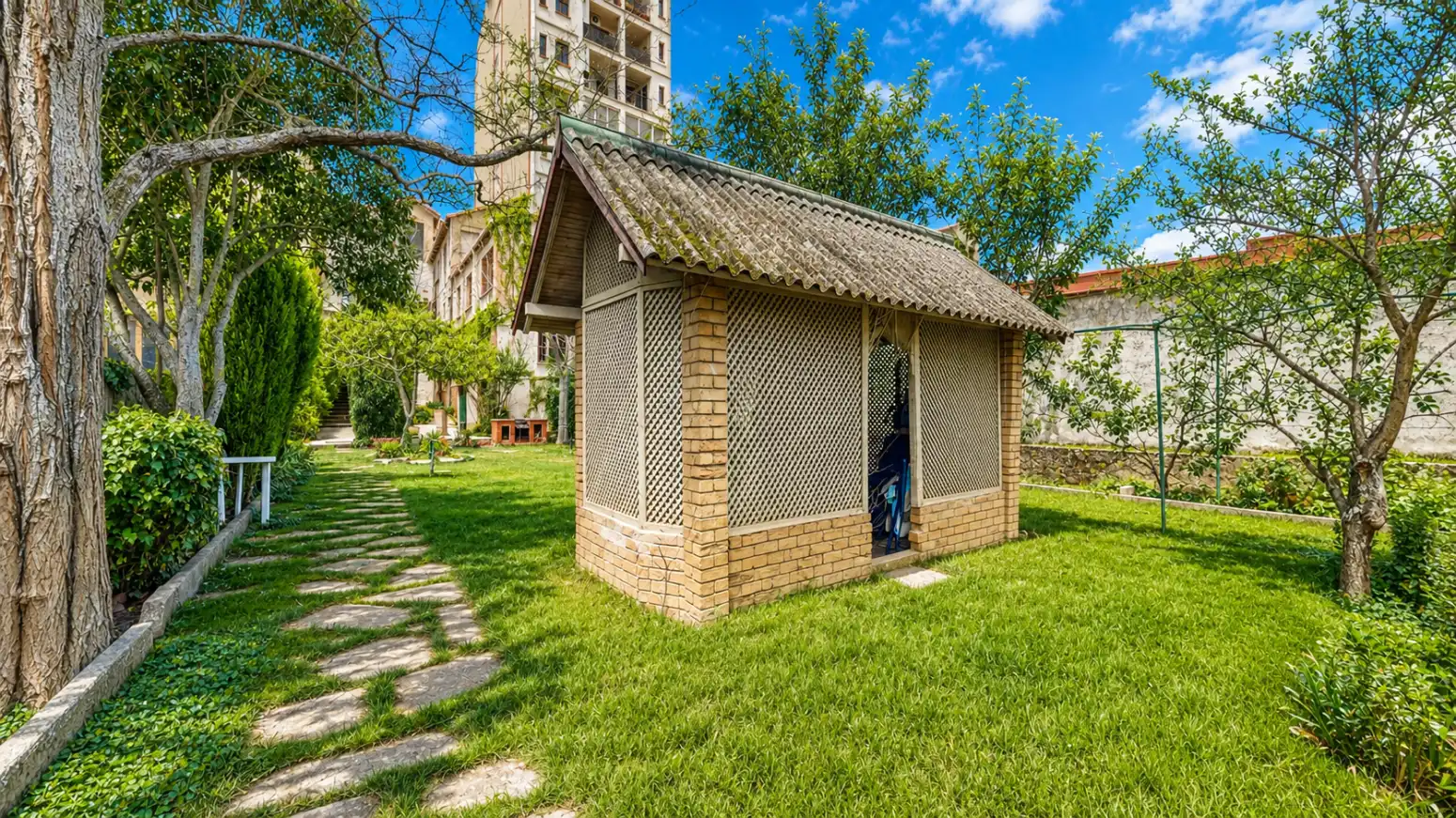 Vista exterior de Casa o xalet en venda en Tafalla amb Calefacció, Jardí privat i Parquet